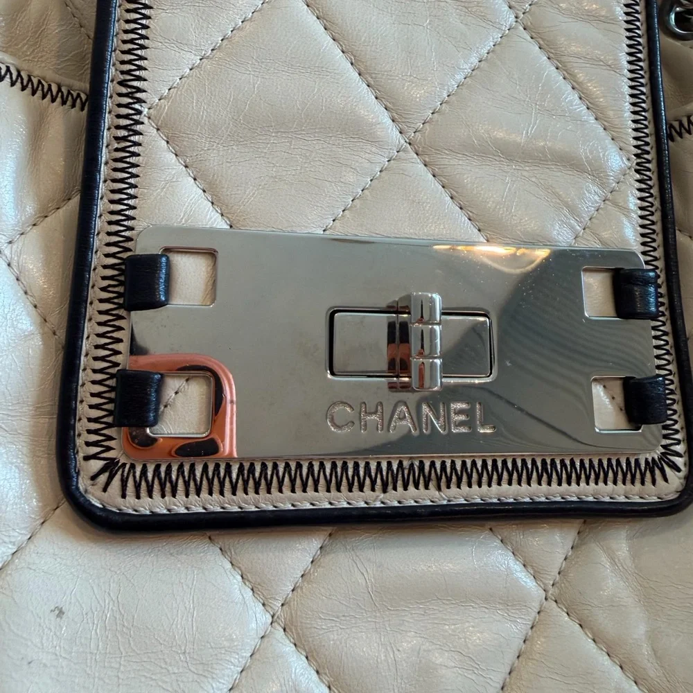CHANEL Mademoiselle Lock Quilted Handbag
